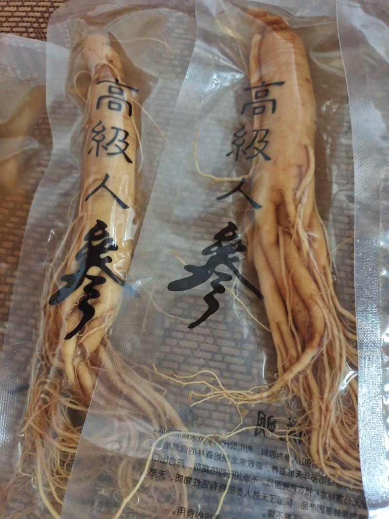 男性黄金泡酒料整根鹿鞭，鹿茸片，灵芝，人参等十几味配成