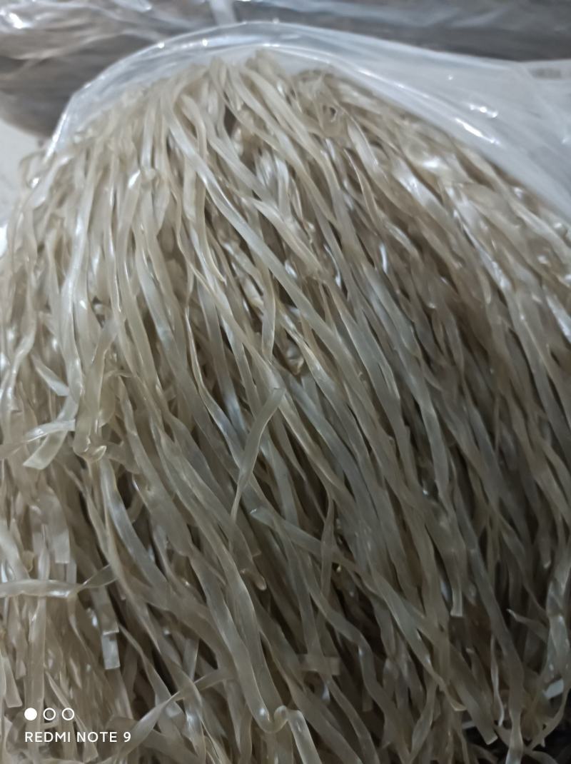 厂家直供纯红薯粉皮，手工制作，口感纯正全年供应欢迎试用，
