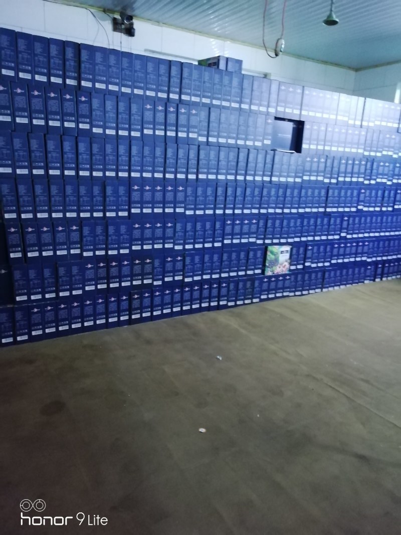 厂家常年批发鸭蛋，礼品盒，散货全都有，有需要的可以看货了