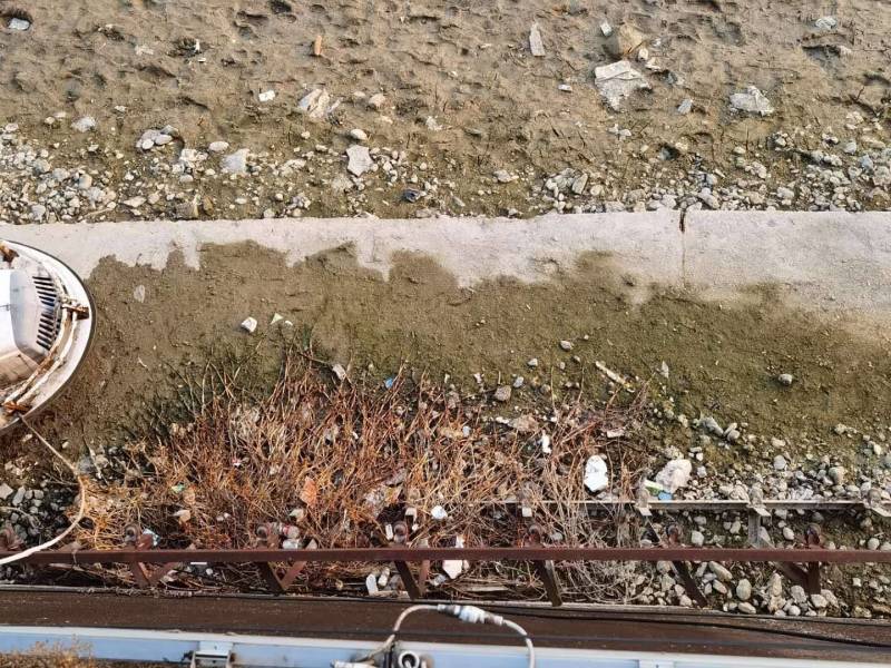 屠欢草甘膦三氯吡全新配方非耕地公路杂草灭生性除草剂