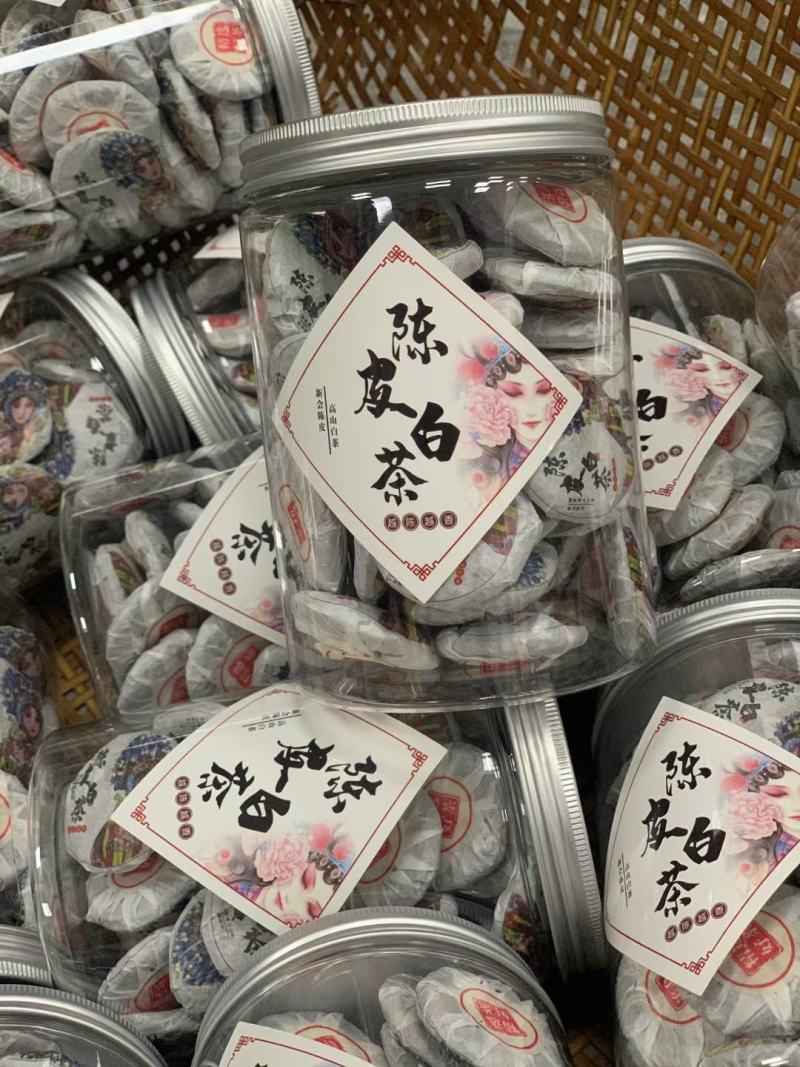 陈皮老白茶，陈醇茶香，入口细腻滑爽，陈皮香气，回味甘甜