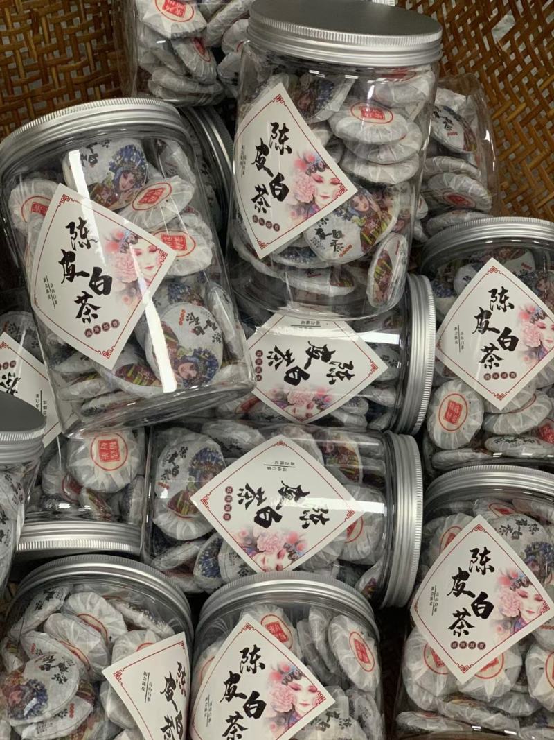 陈皮老白茶，陈醇茶香，入口细腻滑爽，陈皮香气，回味甘甜