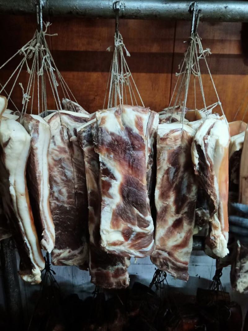 优质风干腊肉五花肉咸肉可订做，传供酒店及电商