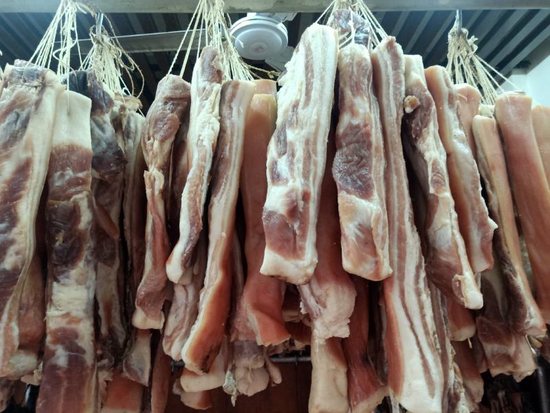 优质风干腊肉五花肉咸肉可订做，传供酒店及电商