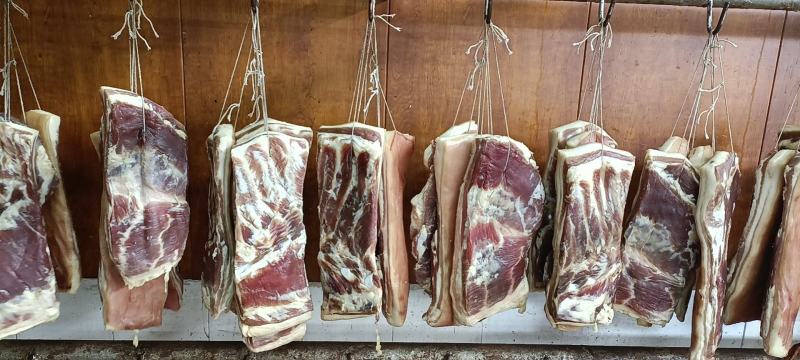 优质风干腊肉五花肉咸肉可订做，传供酒店及电商