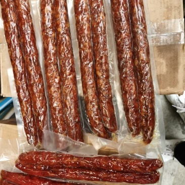 精品纯肉川味香肠麻辣五香两种口味，厂价直销
