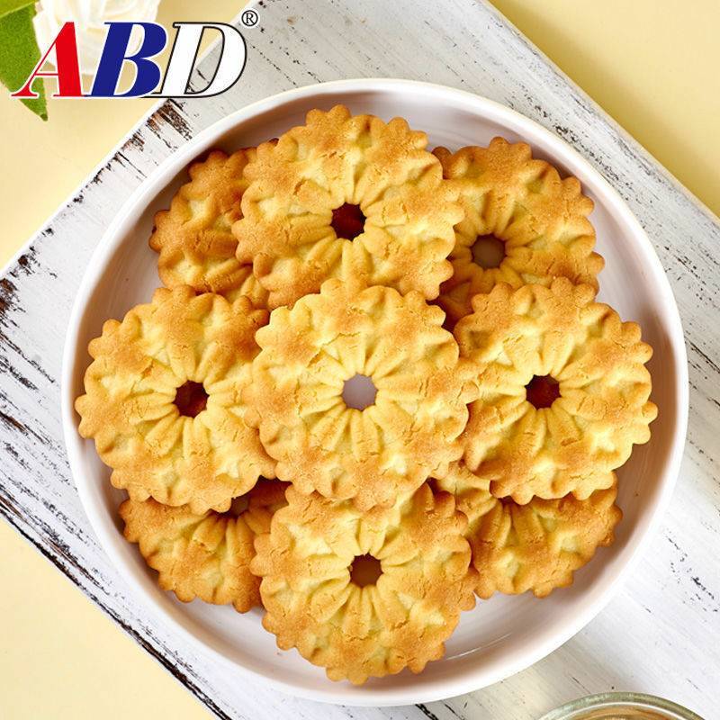 2.5广东ABD马卡龙，夹心小黑饼，曲奇饼干5月产