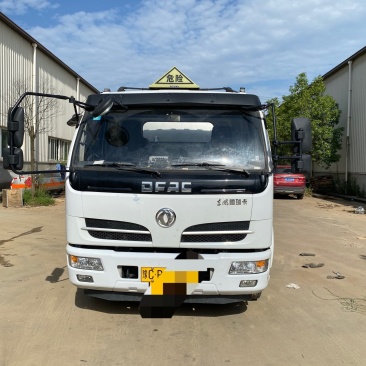 二手8吨油罐车急转
