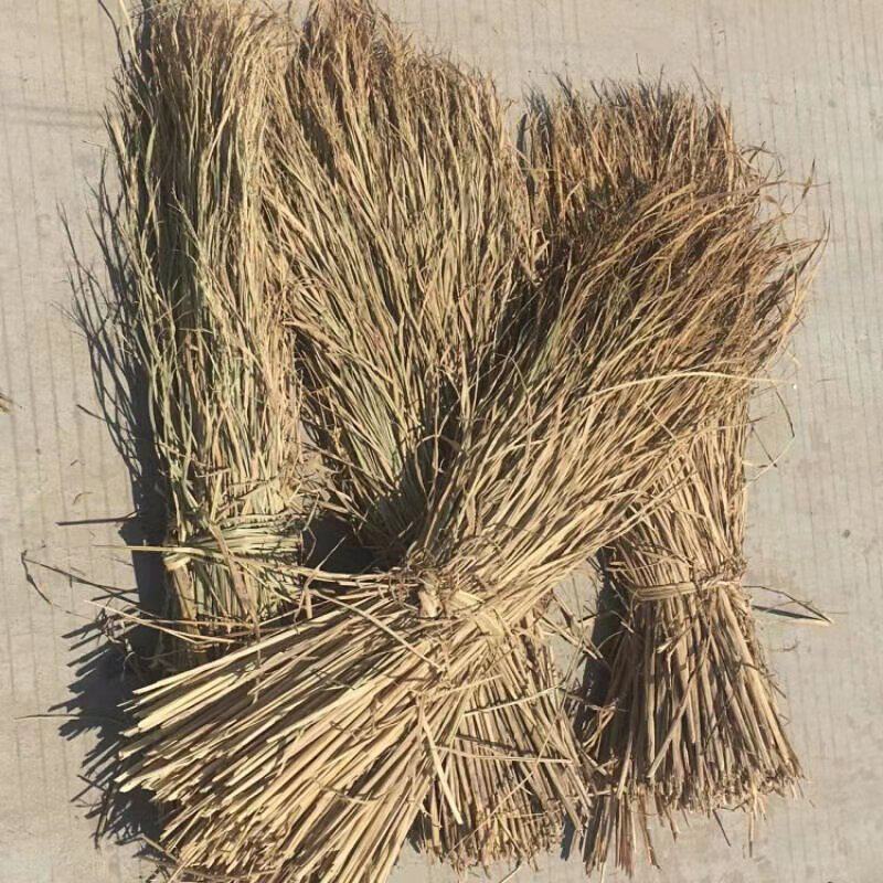 稻壳打包压缩米厂直供碎米，统糠，谷壳稻草等粮食及副产品
