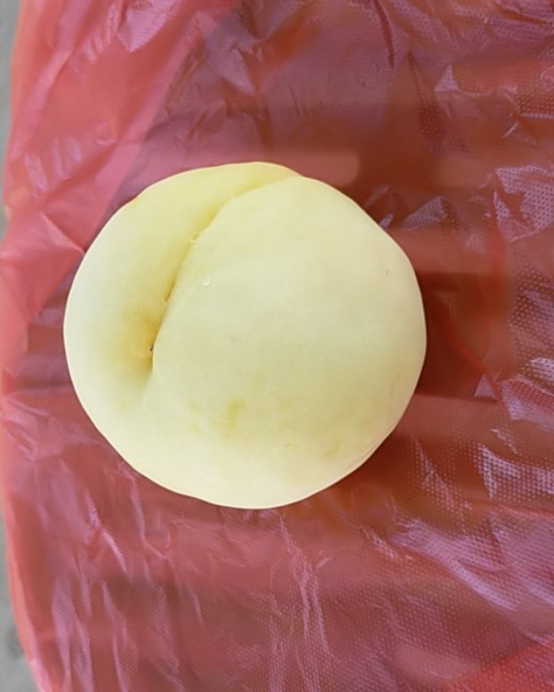 水密桃，个大，味香甜，绿色环保种植，