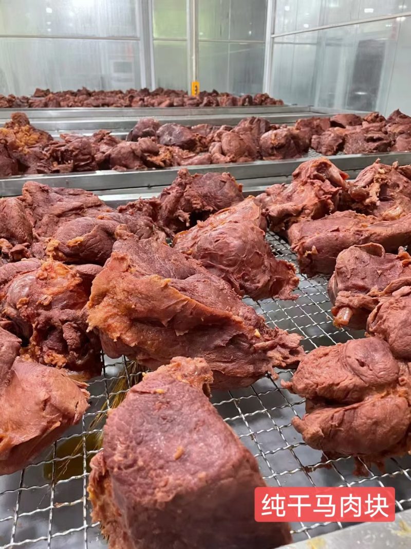 五香全熟马肉，不含淀粉，切盘整齐，厂家常年批发，一首货源