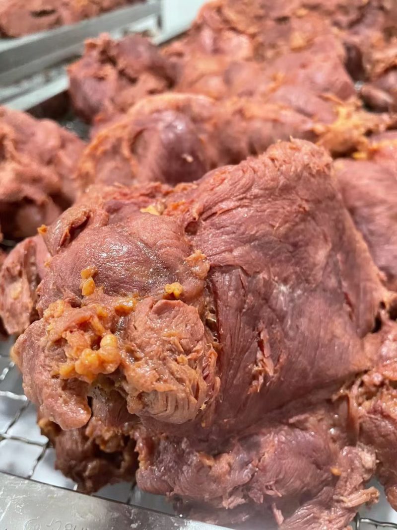 五香全熟马肉，不含淀粉，切盘整齐，厂家常年批发，一首货源