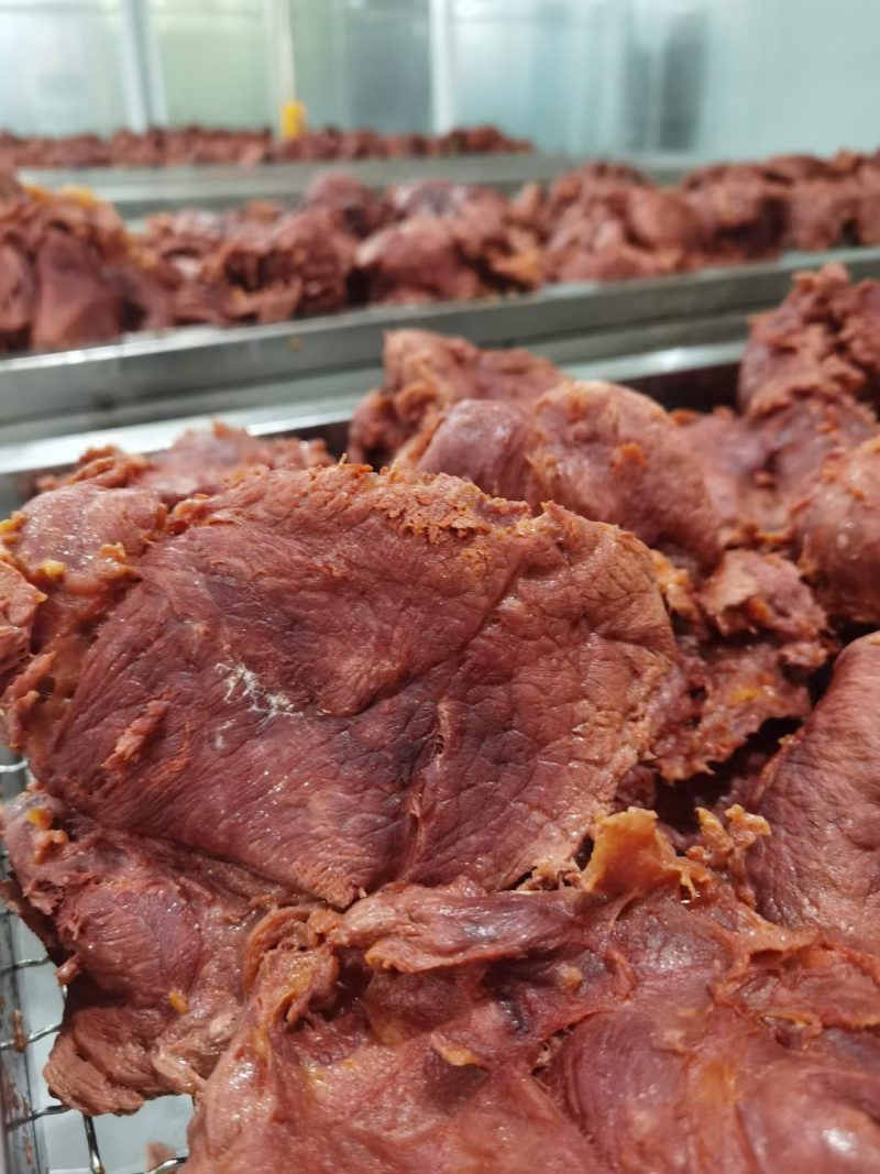 五香全熟马肉，不含淀粉，切盘整齐，厂家常年批发，一首货源