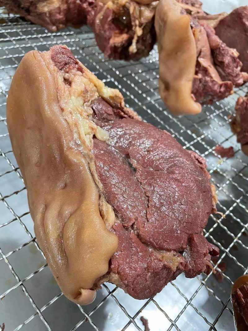 带皮熟马肉，传统老汤煮制，现杀现煮现发，食品厂一首货源