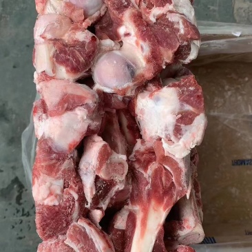 多肉羊棒骨，肉真多，熬汤吃肉吸骨髓，价格合适，量大从优