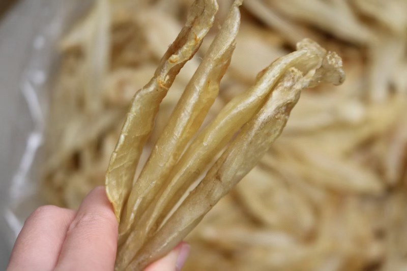 60头大口赤嘴鱼胶花胶批发足干全部平整花边完整