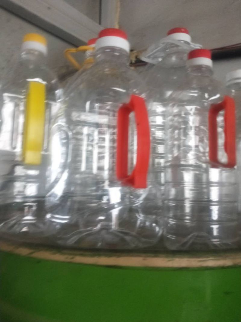 新疆自产自销纯核桃油，瓶装，2斤装，全国包邮，假一赔三