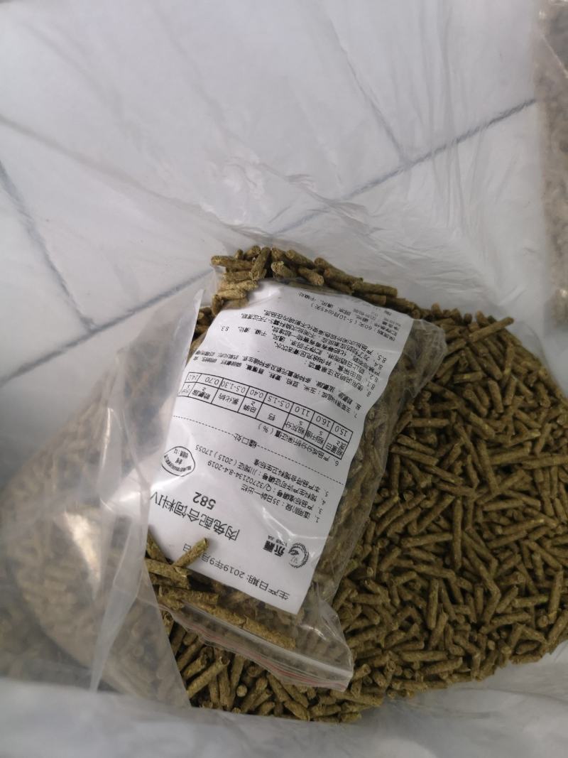 龙虾饲料，青蛙饲料，鱼饲料，云贵川渝地区外请不要咨询