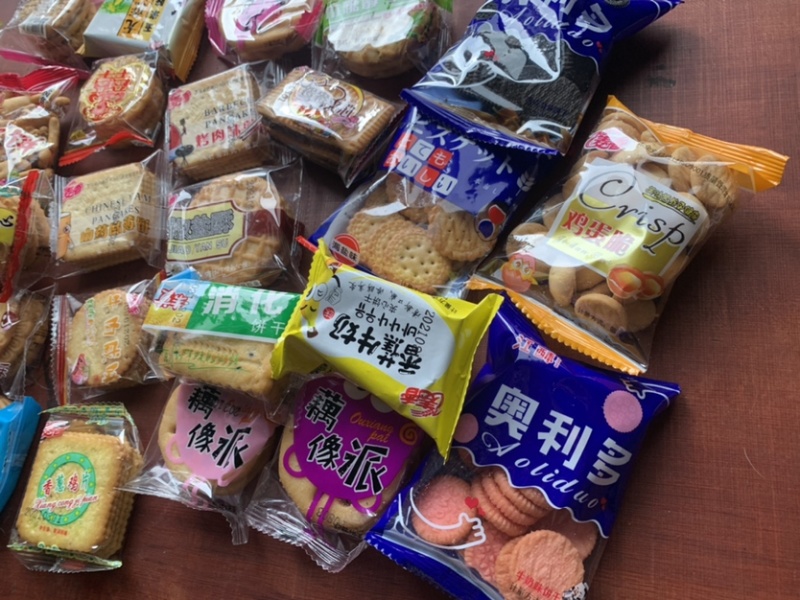 饼干零食大礼包整箱批发各式各样混搭特价饼干