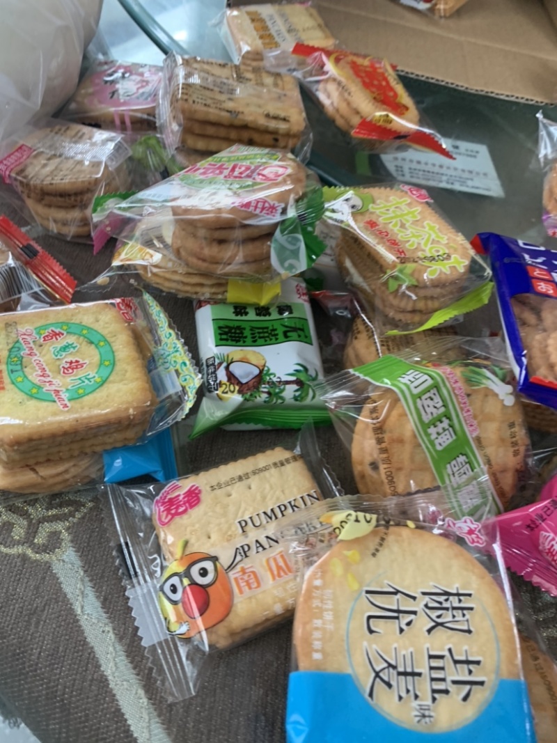 饼干零食大礼包整箱批发各式各样混搭特价饼干