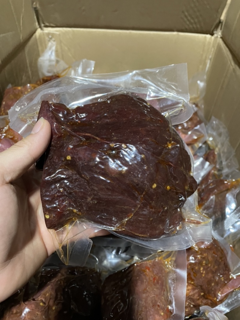 真空独立包装酱香猪肉麻辣五香黑胡椒牛肉干全国可发货