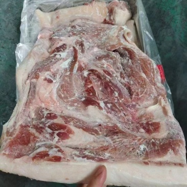 进口分割带皮前上肉猪肉