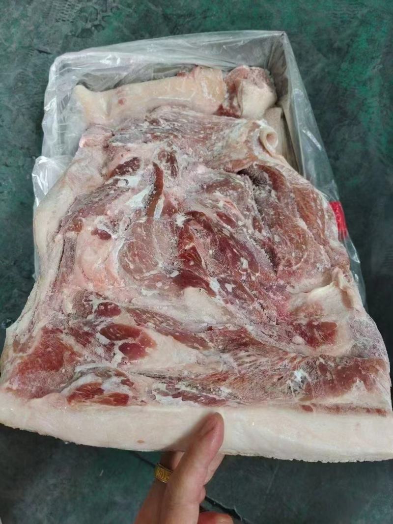 进口分割带皮前上肉猪肉