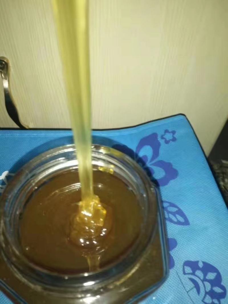 高山百花蜜，正中土蜂蜜，都是自己养的，黑熊都在吃你怕啥，