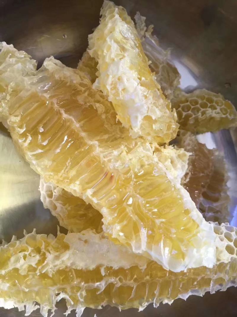 高山百花蜜，正中土蜂蜜，都是自己养的，黑熊都在吃你怕啥，