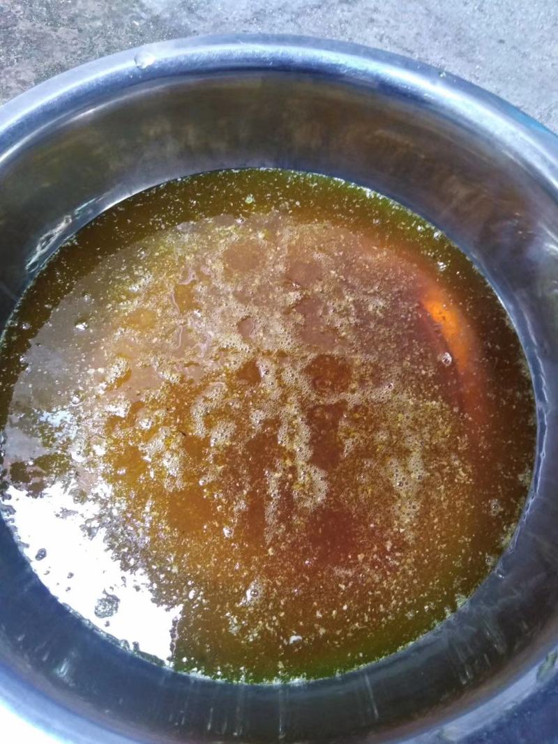 高山百花蜜，正中土蜂蜜，都是自己养的，黑熊都在吃你怕啥，