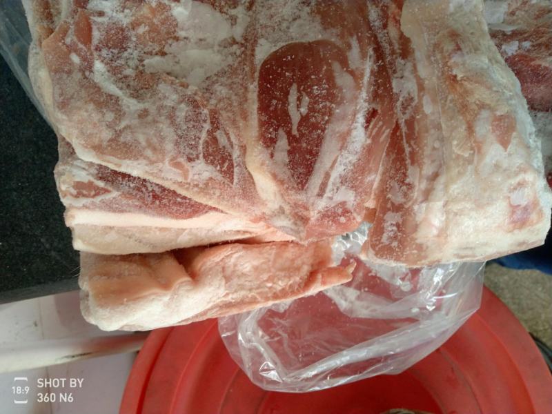 鲜冻五花肉带皮五花肉冷冻前五花20斤带皮前腿五花腊肉快餐