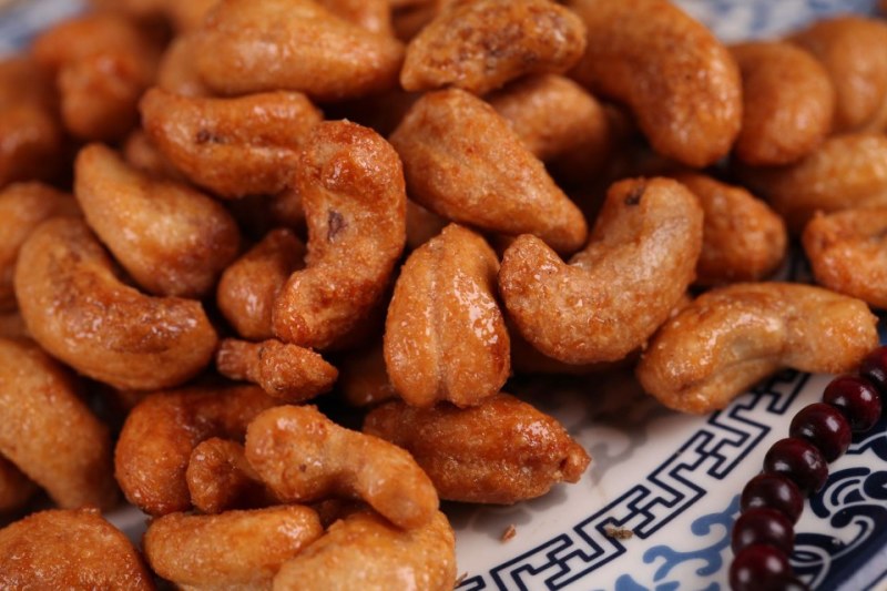 腰果小零食活动促销中休闲零食
