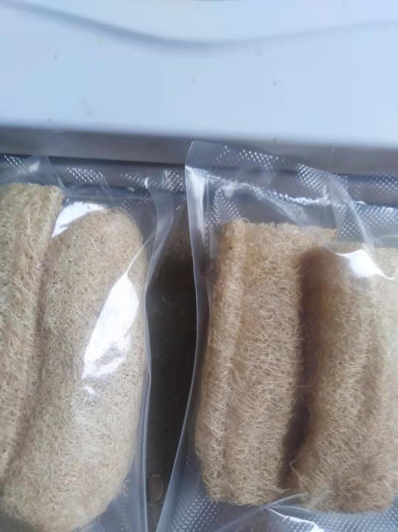 天然白软丝瓜络。种植基地千亩新货20吨，量大带开免税发票