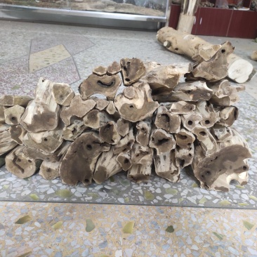 高质量沉香手串了，可雕刻料