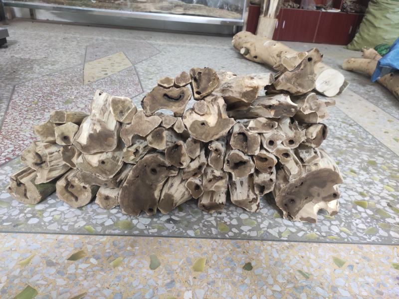 高质量沉香手串了，可雕刻料