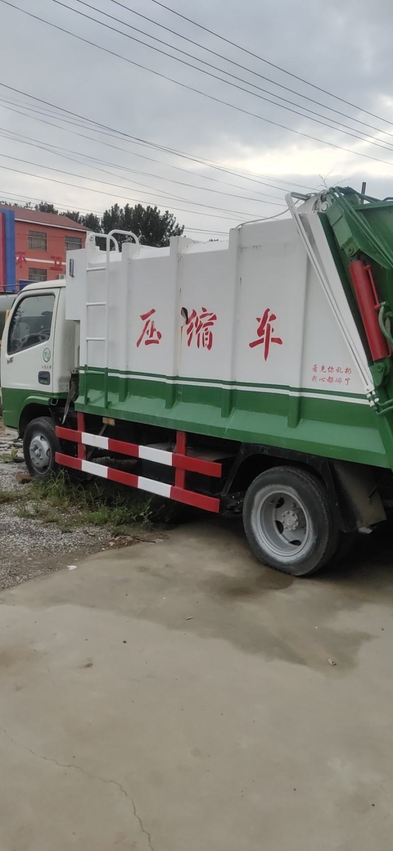 三轮吸粪车，二手吸污车，国六吸粪车，挂桶垃圾车