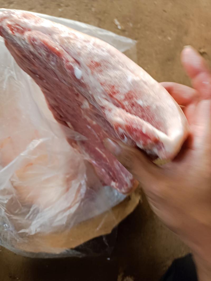 国产肥猪带皮五花肉，厂家直销，量大优惠。质量如图。