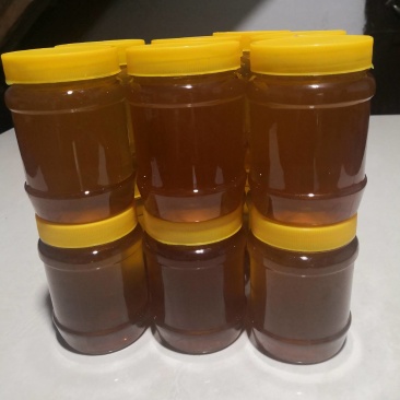 我有少量深山农家土蜂蜜，纯正，质量好！