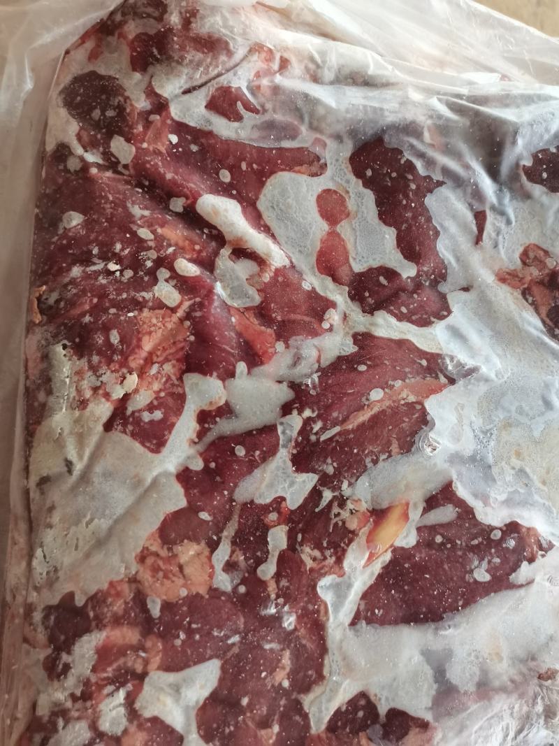冷冻羊板肉，本厂常年加工大羊板肉，支持样品需要的老板联系