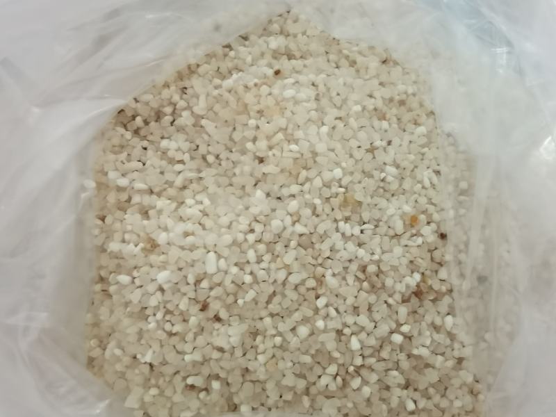 毛碎米，中碎，大碎，大量供应