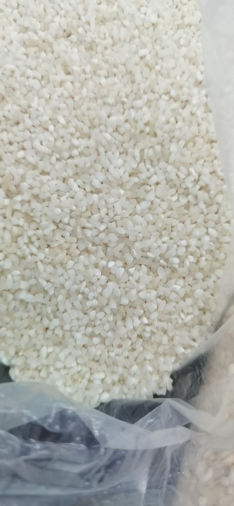 毛碎米，中碎，大碎，大量供应