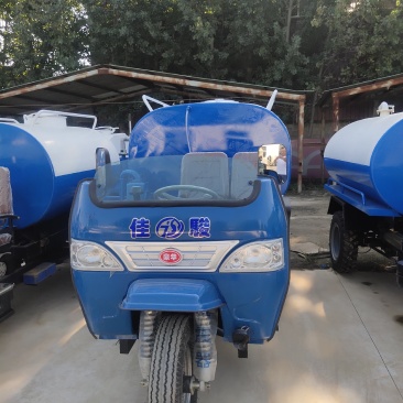 吸粪车，吸污车，洒水车厂家现货保证质量全国发货