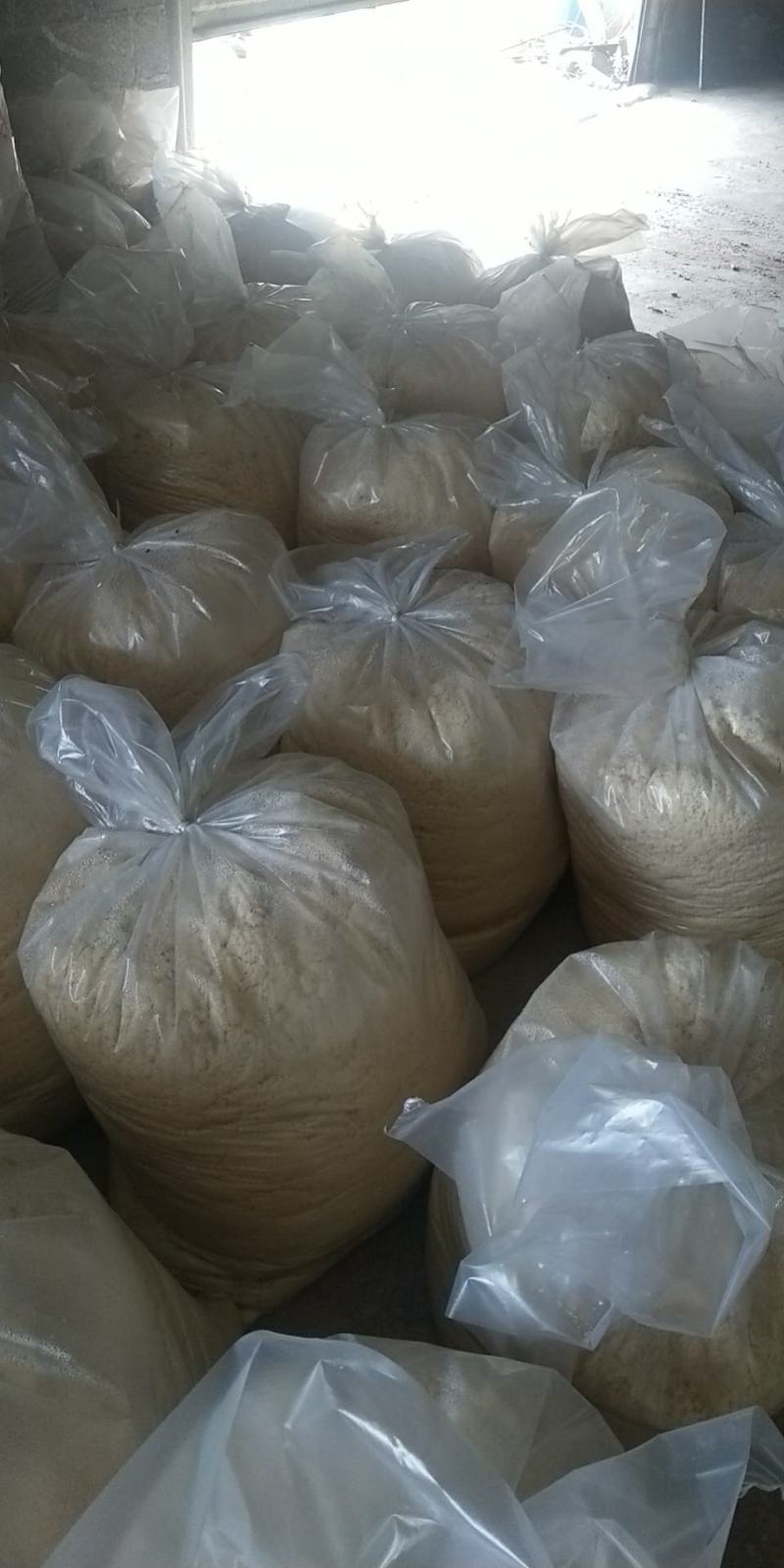 有发酵豆腐渣，猪，鸡，牛，羊，鱼料，大量生产