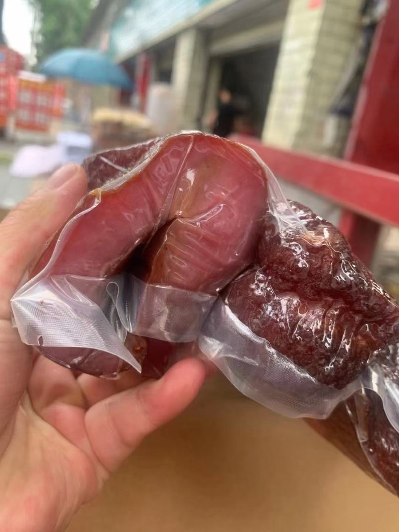 麻辣五香大块肉，风干牛肉干。厂家一手货源。。。