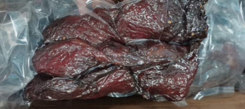 麻辣五香大块肉，风干牛肉干。厂家一手货源。。。