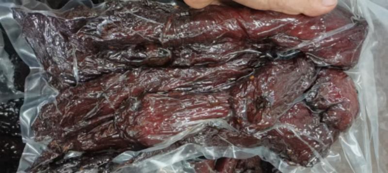 麻辣五香大块肉，风干牛肉干。厂家一手货源。。。