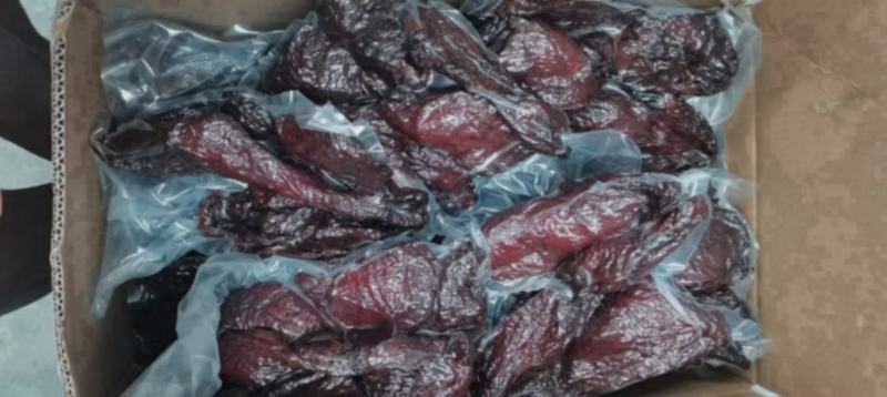 麻辣五香大块肉，风干牛肉干。厂家一手货源。。。
