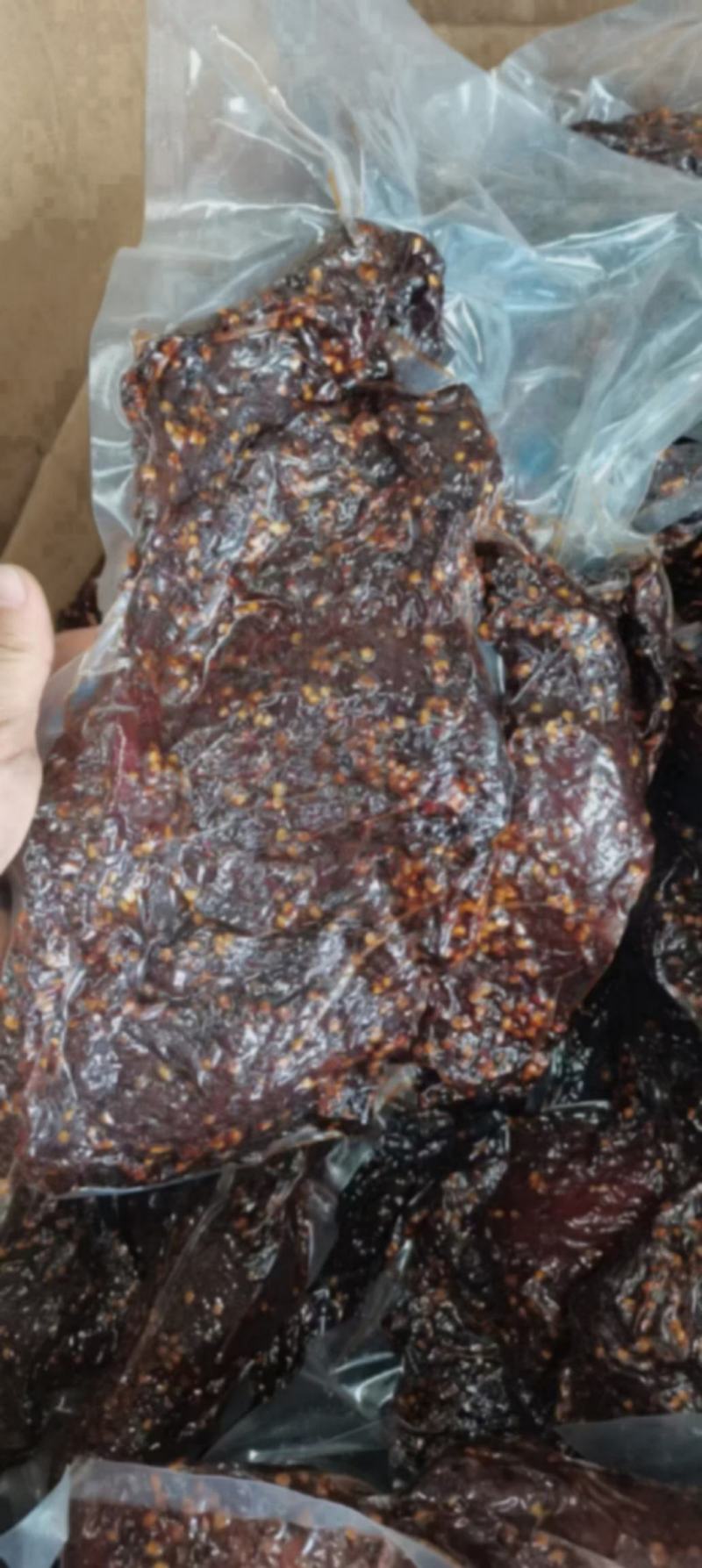 麻辣五香大块肉，风干牛肉干。厂家一手货源。。。