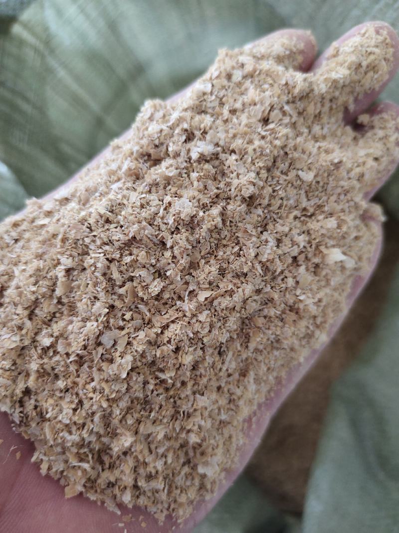 批发麸皮小麦麦麸大中小片混合麸皮禽畜养殖牛羊鸡鸭饲料