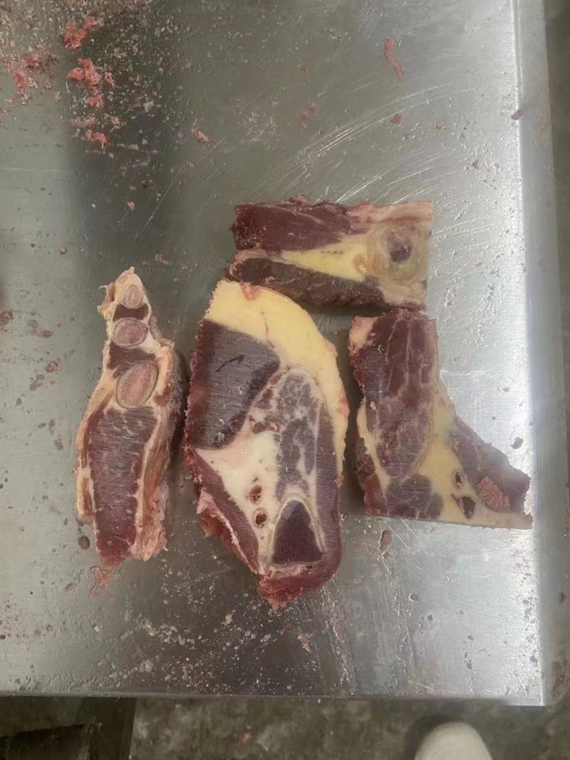牛胸骨，厂家一手货源，肥瘦相间，价格不贵，